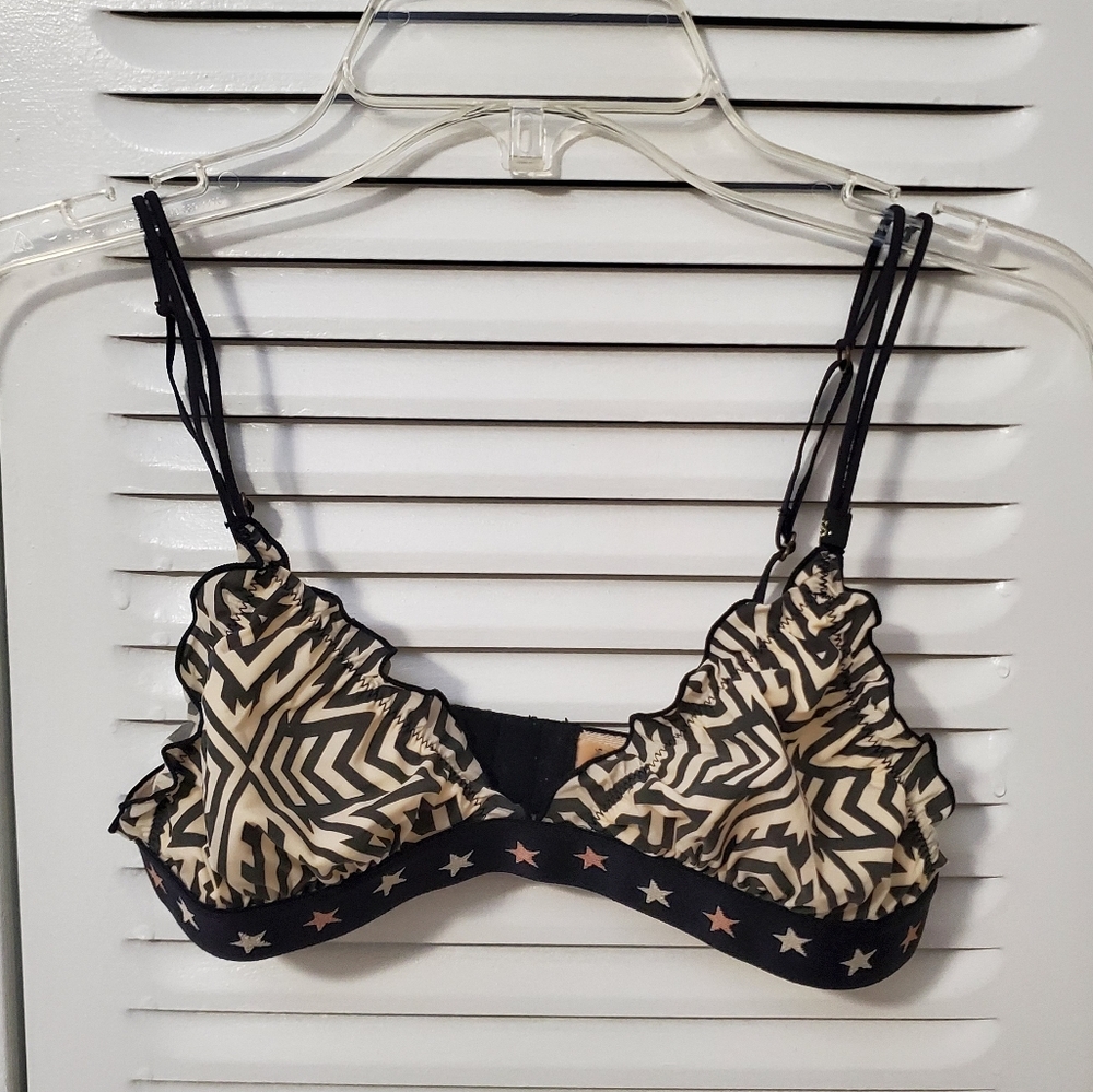 Love stories bralette geometric star design size 1
